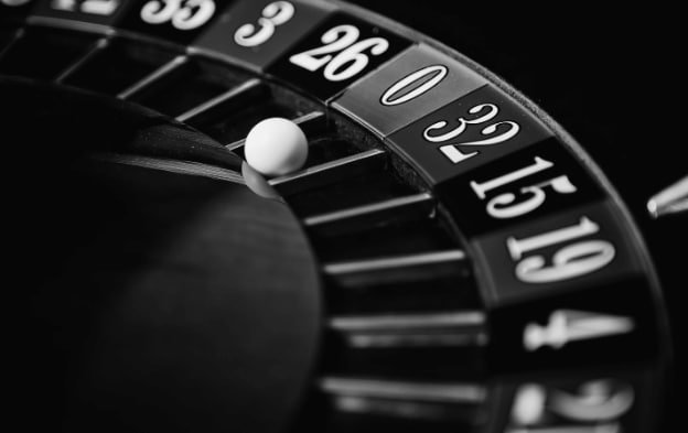 Pengguna mengakses fitur bantuan dan FAQ di rezekigame